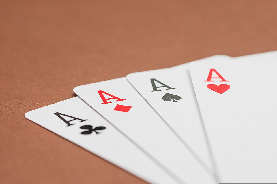 QQPOKER正版官网在哪？3大陷阱让你血本无归，独家防骗指南