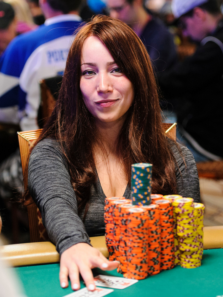QQPOKER多桌锦标赛生存指南：策略与技巧助你晋级