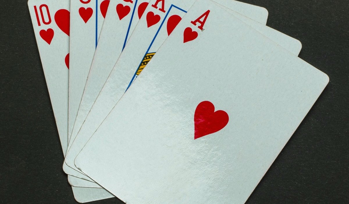 QQPOKER玩法介绍 - QQPOKER玩法介绍:从入门到精通,掌握德州扑克核心规则与策略