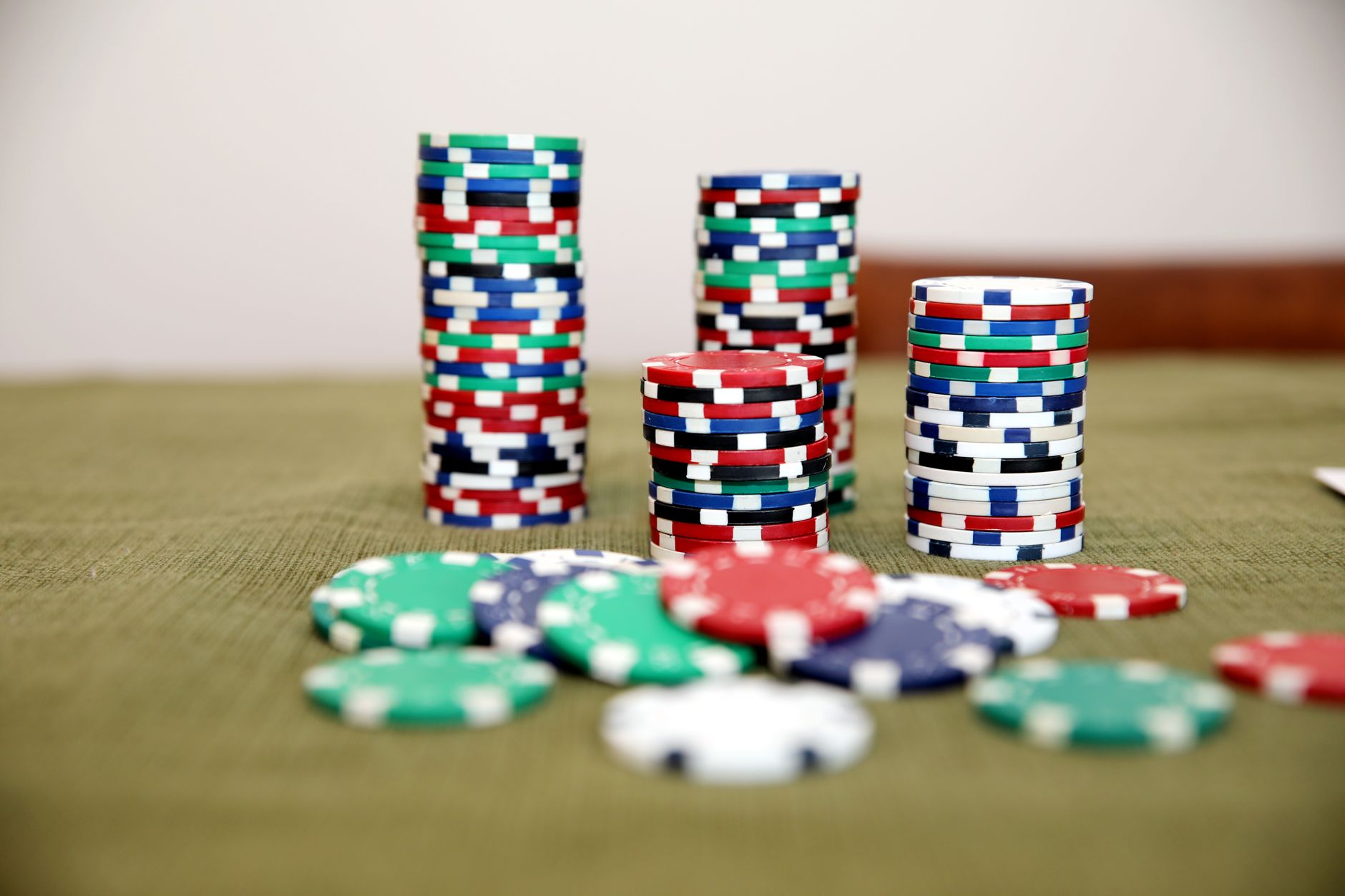 【电脑版指南】QQPOKER电脑版下载与安装:三步轻松上手德州扑克(要点图解)