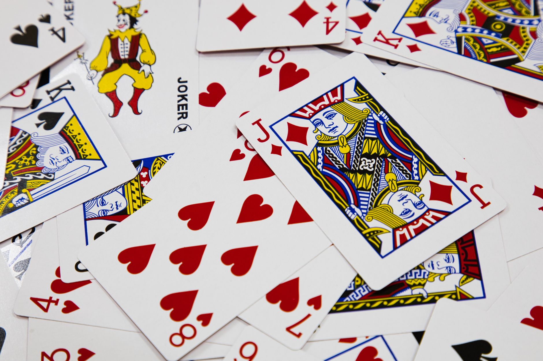 QQPOKER牌局复盘分析四步法：提升德州扑克技术的系统方法