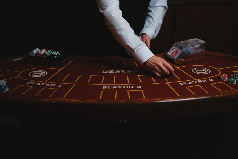 QQPOKER新手入门教程：从零开始学会德州扑克基本玩法
