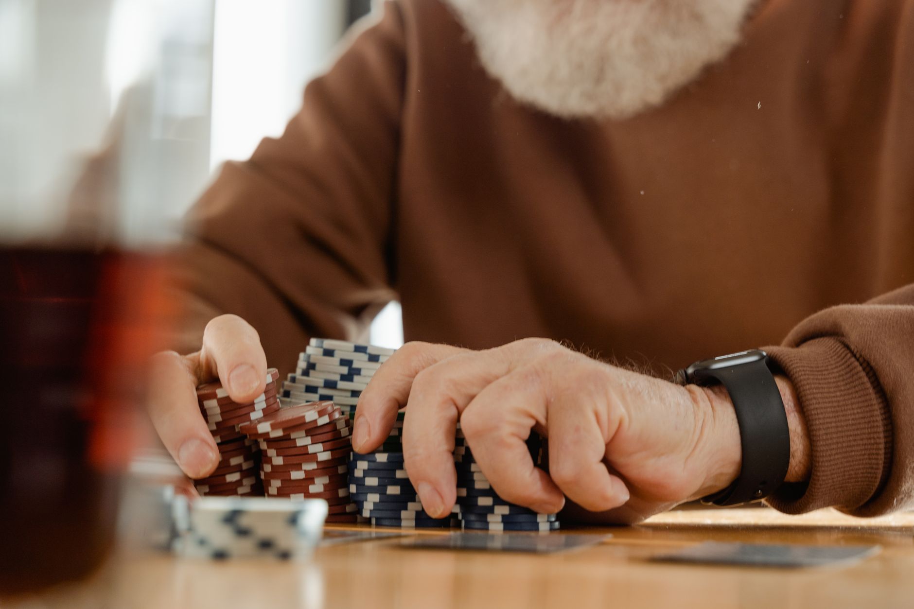 QQPOKER翻牌听牌概率表：德州扑克翻牌圈听牌胜率速查（实战示例）