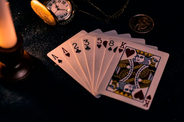 QQPOKER多桌锦标赛技巧：从盲注结构到ICM决策全攻略