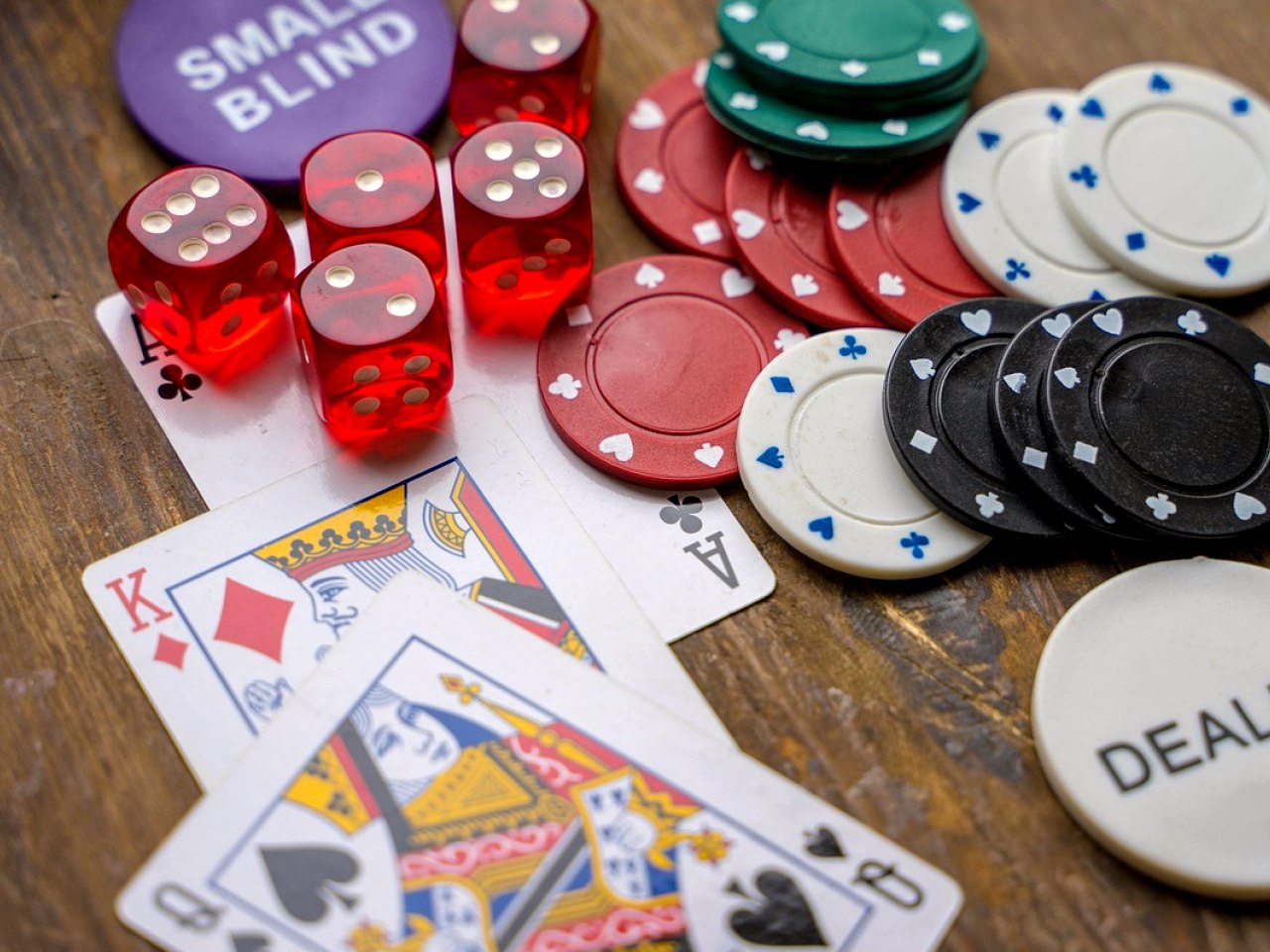 QQPOKER客服电话是多少？官方联系方式与问题解决指南
