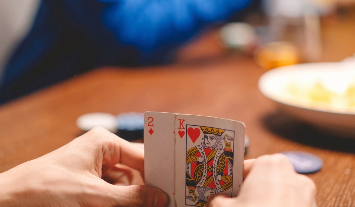QQPOKER社群搭子找队友 - QQPOKER社群搭子找队友：德州扑克新手如何找到靠谱搭档一起练牌