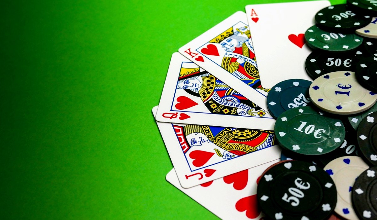 QQPOKER德州扑克规则详解 - QQPOKER德州扑克规则详解:新手必读的完整玩法指南