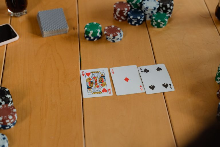 【下载指南】QQPOKER客户端下载：安全上手玩德州扑克