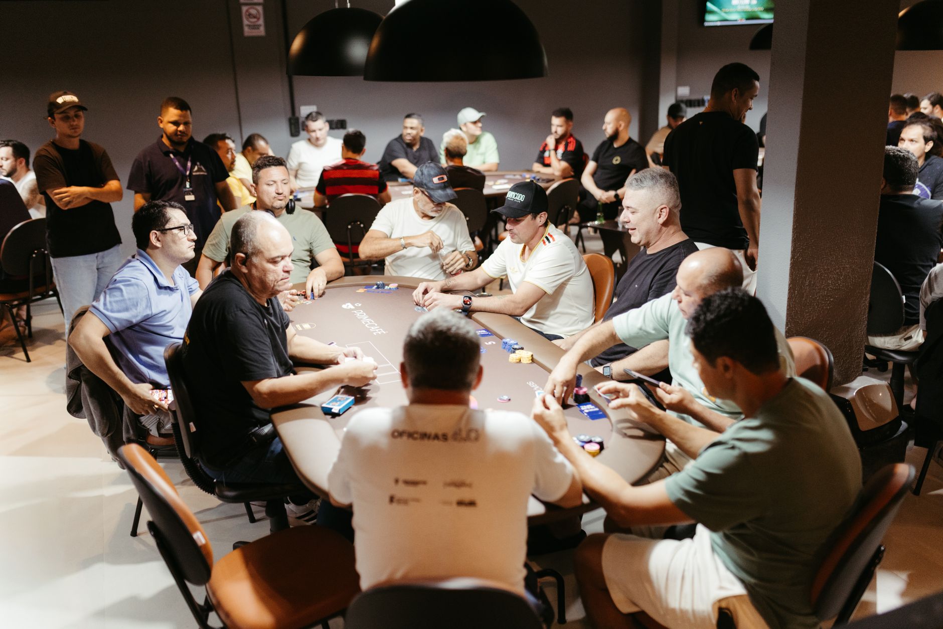QQPOKER经典牌局解说:从一手牌看懂德州扑克策略与决策(要点图解)