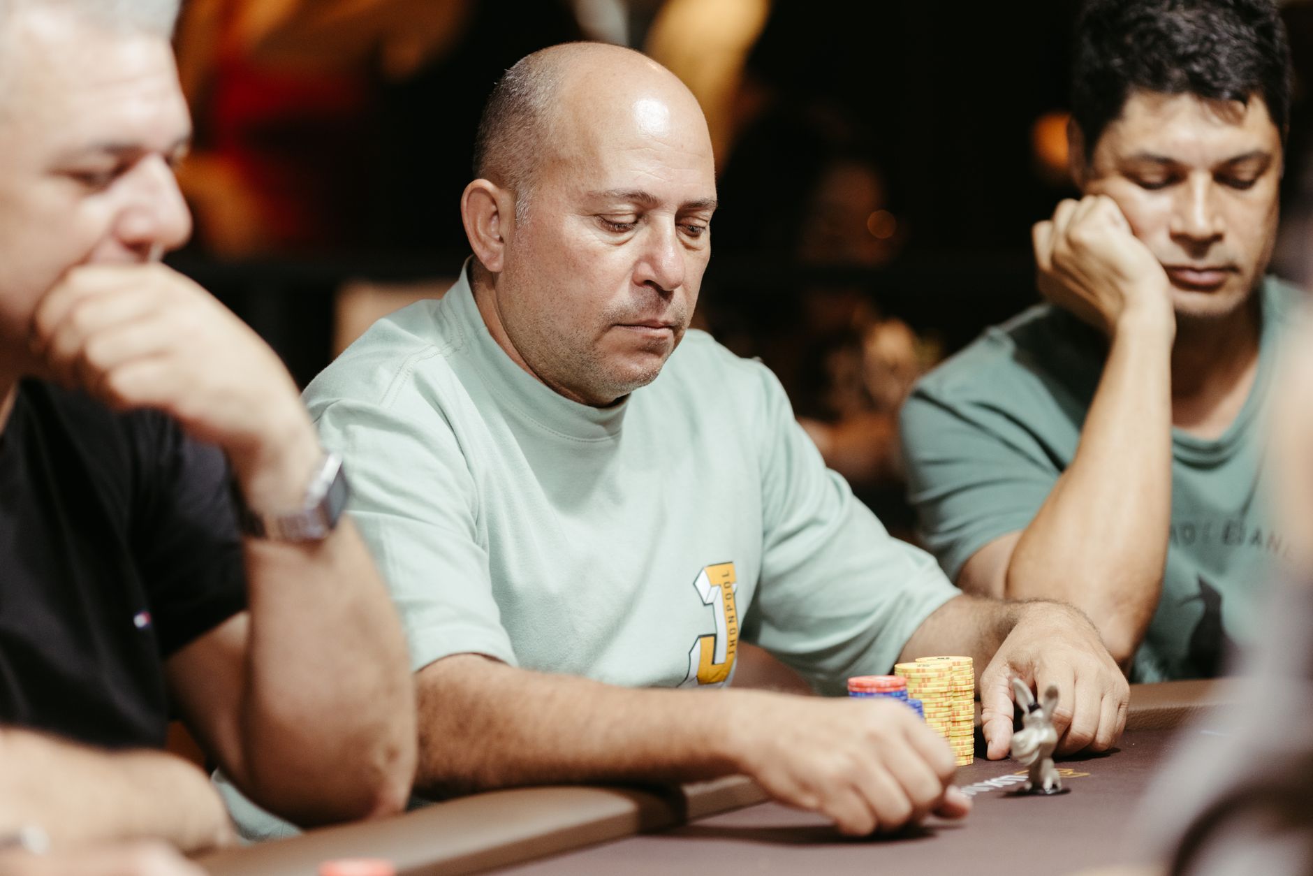 QQPOKER短码提升三要素:手牌选择、下注时机与翻后策略(实战示例)