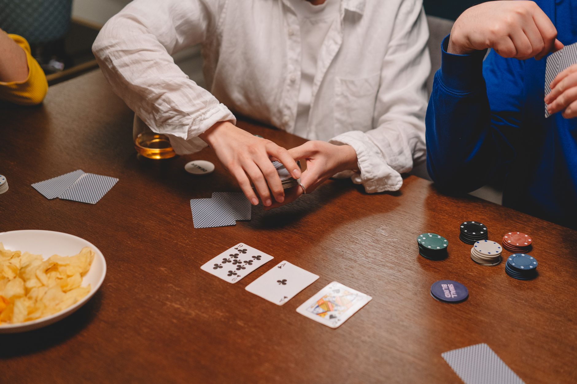 QQPOKER短码策略三大核心:短筹码时如何最大化胜率(实战示例)