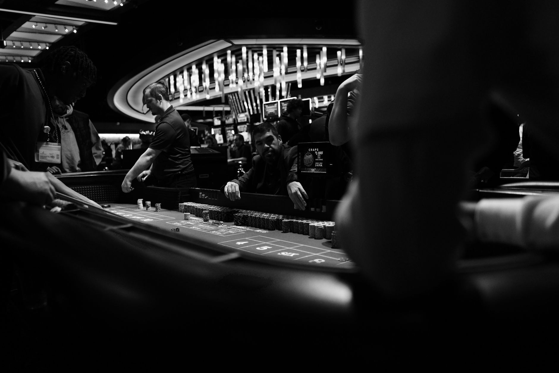 【玩法指南】QQPOKER官方游戏：德州扑克新手入门规则与技巧（实战示例）